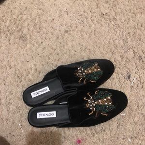Steven madden slip in shoes!